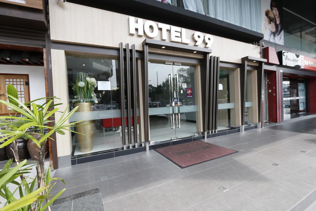 Hotel 99 Ss2 Петалинг-Джая Экстерьер фото