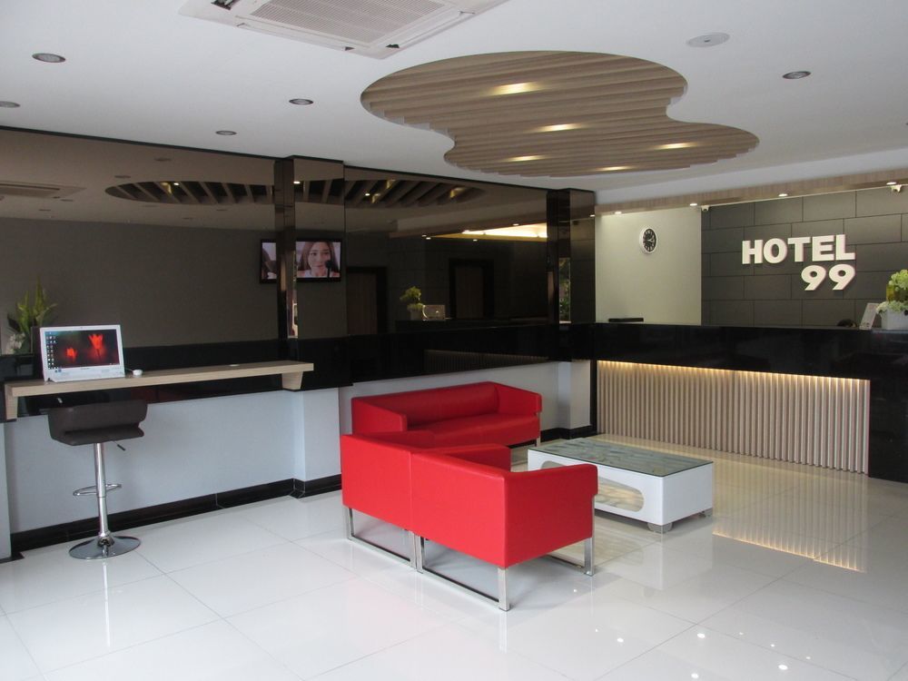 Hotel 99 Ss2 Петалинг-Джая Экстерьер фото