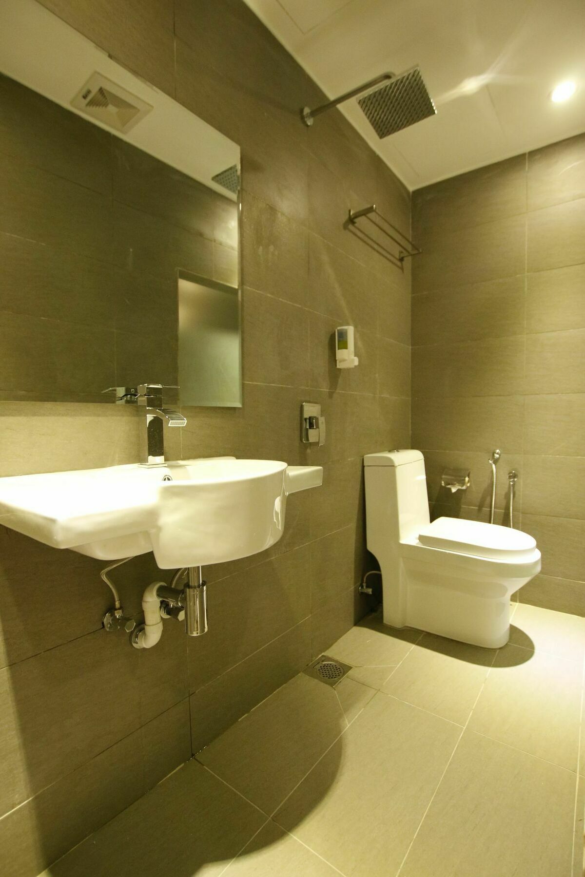 Hotel 99 Ss2 Петалинг-Джая Экстерьер фото