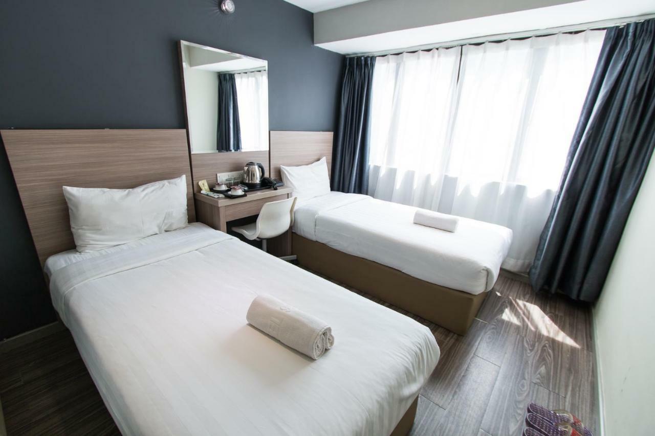 Hotel 99 Ss2 Петалинг-Джая Экстерьер фото